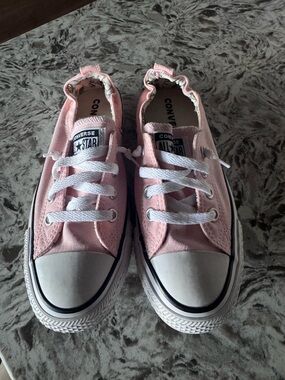 Converse Kids Pink Low-Top Canvas Sneakers with White Laces